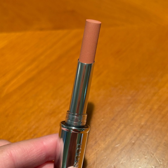MAC Locked Kiss 24 HR Lipstick - Picture 6 of 16